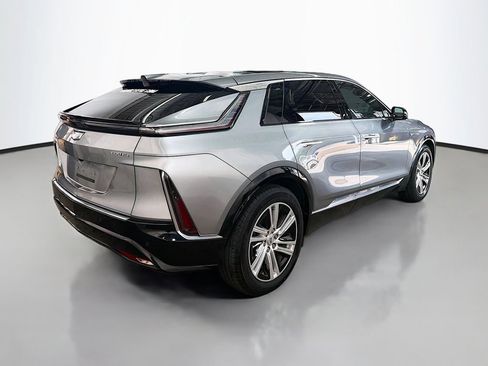 Used 2024 Cadillac Lyriq Tech AWD/4WD image 9