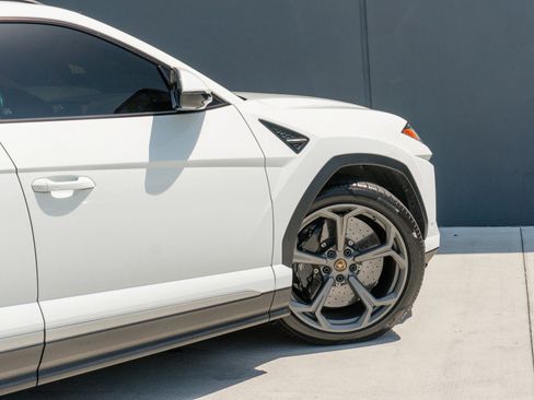 Used 2020 Lamborghini Urus AWD/4WD image 38
