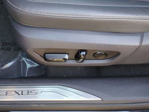 Used 2025 Lexus RX 350h w/ Convenience Package image 17