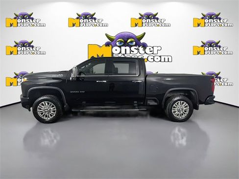 Used 2020 Chevrolet Silverado 3500 High Country w/ Technology Package image 8