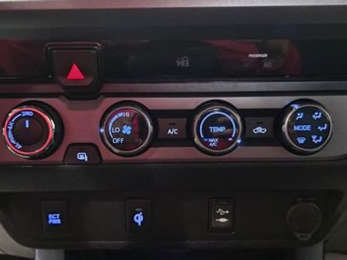 Used 2017 Toyota Tacoma TRD Sport image 20