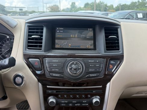 Used 2013 Nissan Pathfinder SL FWD image 3