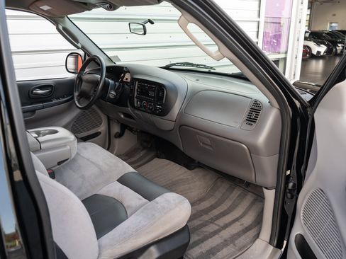 Used 2004 Ford F150 Lightning RWD image 18