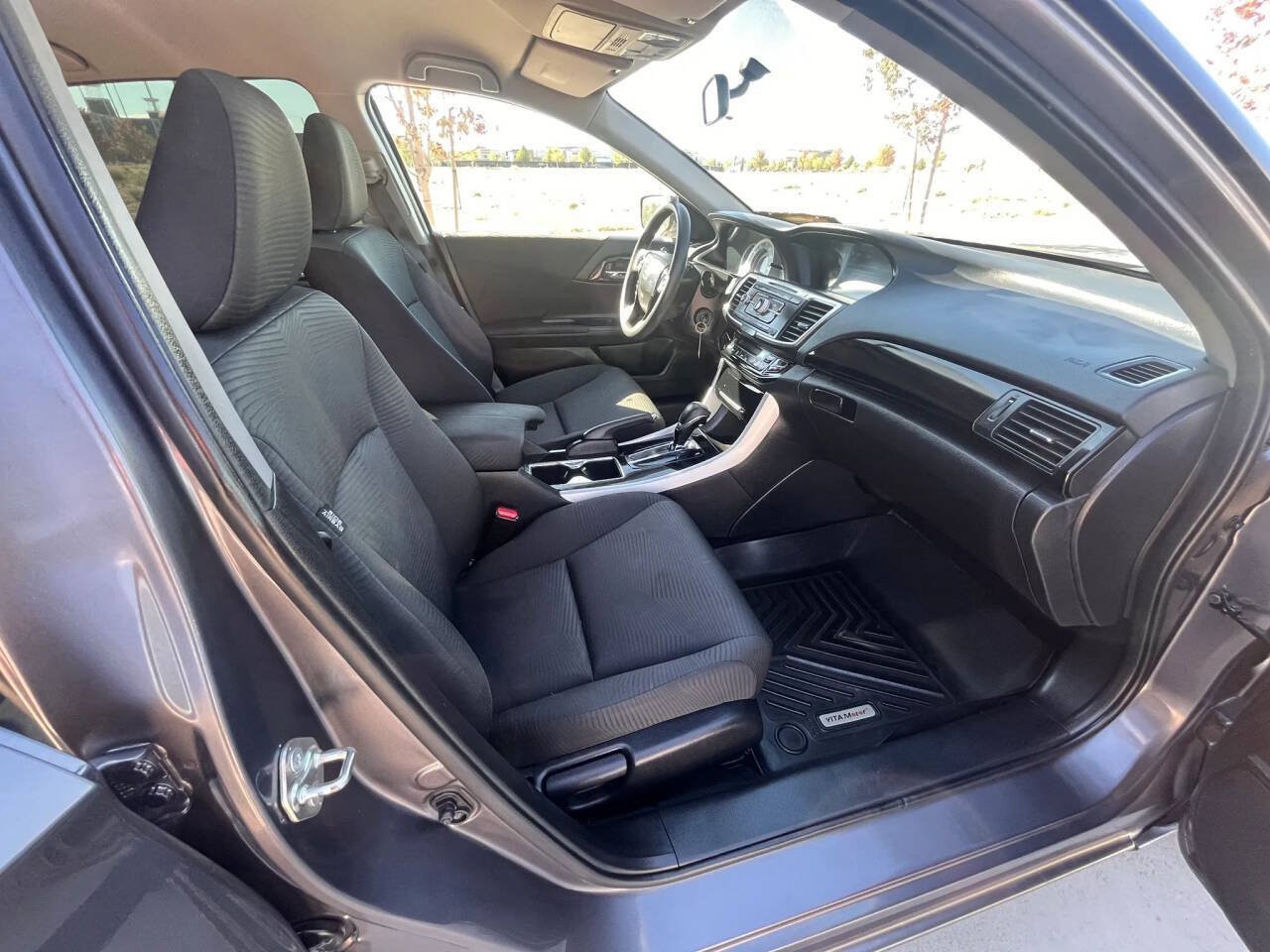 Used 2017 Honda Accord LX image 14