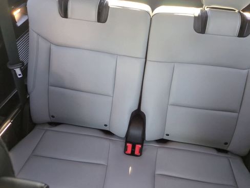 Used 2021 Ford Explorer XLT w/ Equipment Group 202A image 23