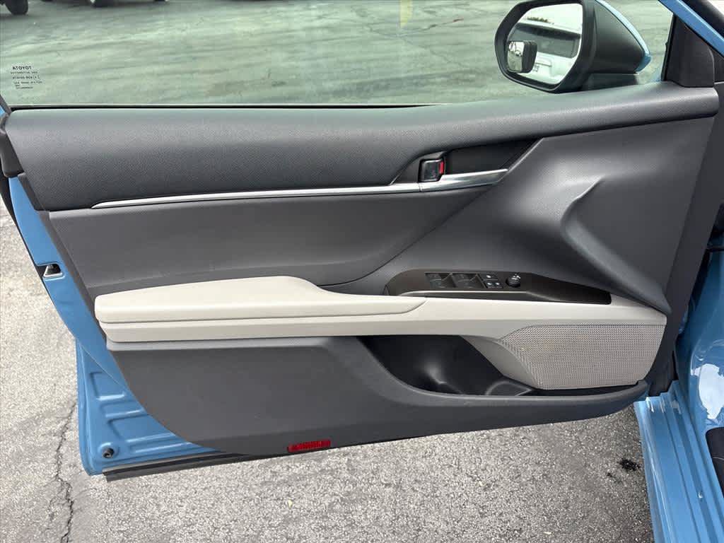 Used 2023 Toyota Camry SE FWD image 21