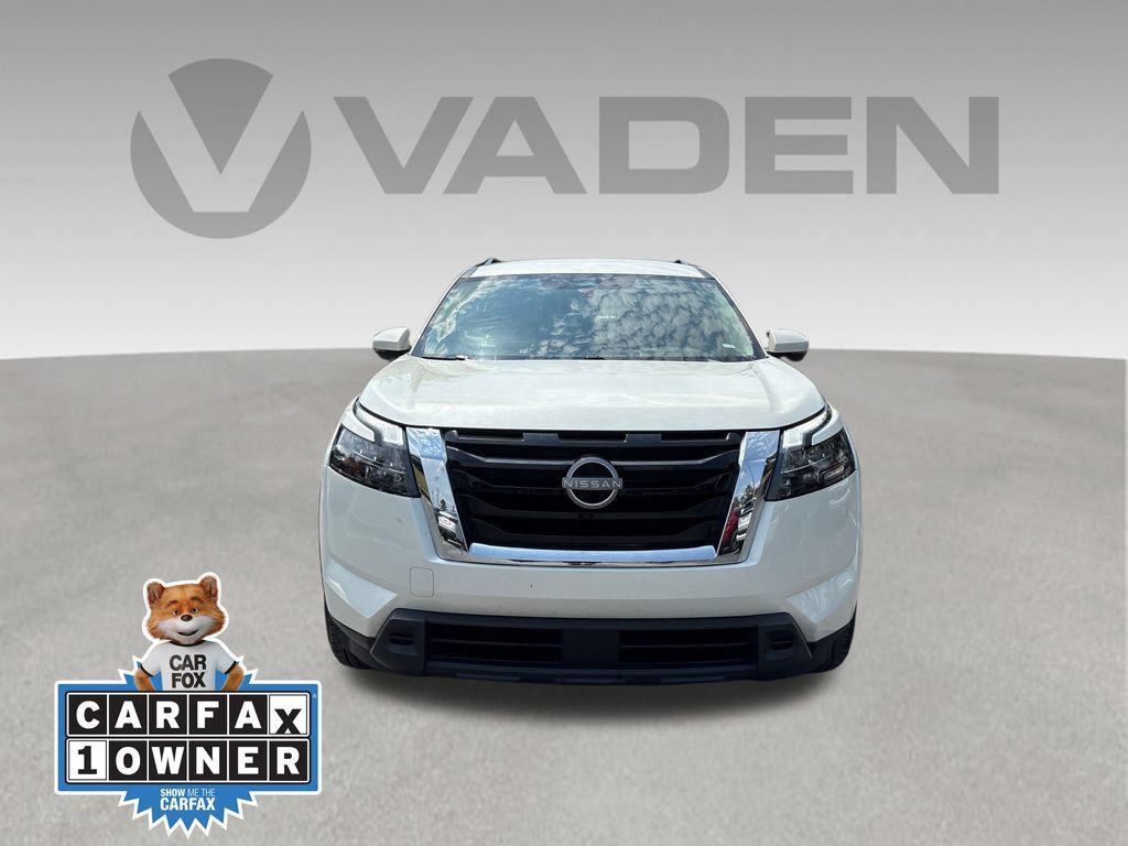 Used 2024 Nissan Pathfinder SV FWD image 2
