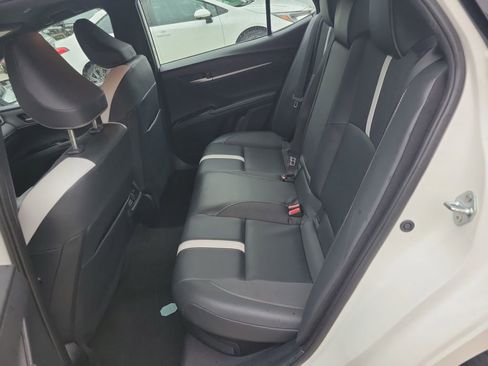 Used 2025 Toyota Camry SE FWD image 16