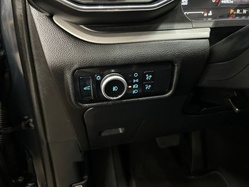 Used 2023 Ford Explorer XLT w/ Equipment Group 202A AWD/4WD image 14