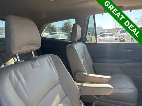 Used 2019 Honda Pilot Touring image 11