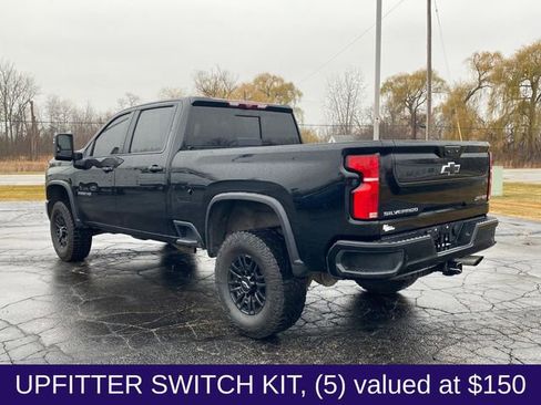 Used 2024 Chevrolet Silverado 2500 ZR2 w/ Technology Package image 7