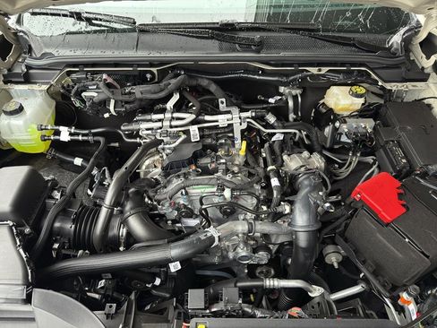 New 2025 Ford Ranger XLT w/ Equipment Group 301A High image 38