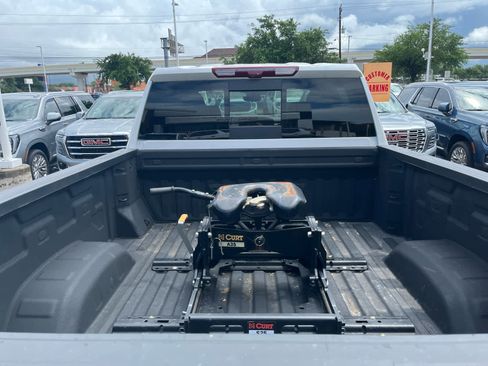 Used 2024 GMC Sierra 2500 Denali w/ Technology Package AWD/4WD image 10