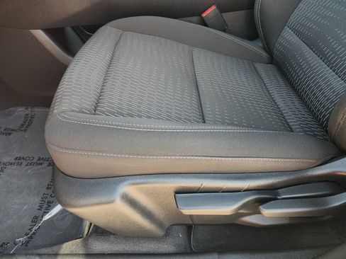 Used 2025 Chevrolet Equinox LT AWD/4WD image 25