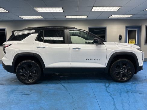 New 2026 Chevrolet Equinox LT w/ Convenience Package II image 2