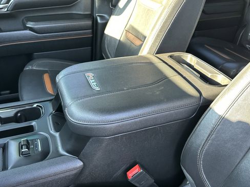 Used 2024 GMC Sierra 2500 AT4 w/ AT4 Premium Plus Package image 17