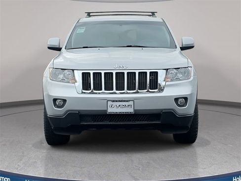 Used 2011 Jeep Grand Cherokee Laredo w/ Security & Convenience Group image 2