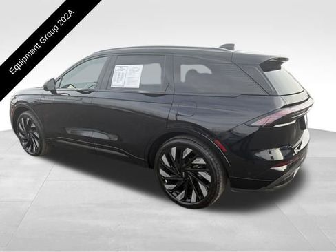 Used 2024 Lincoln Nautilus Reserve w/ Equipment Group 202A image 4