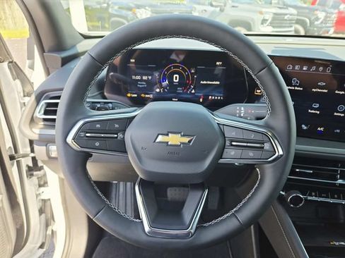 New 2026 Chevrolet Traverse LT w/ Driver Confidence Package AWD/4WD image 20