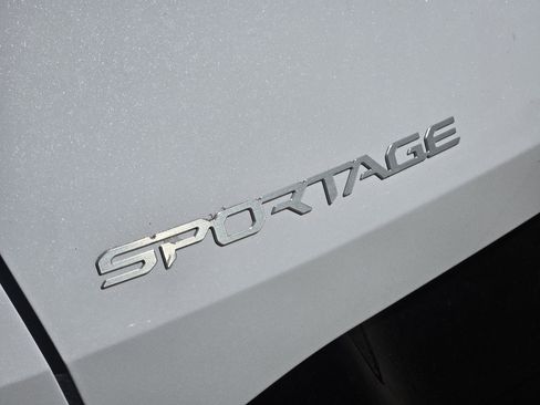 New 2026 Kia Sportage SX image 7