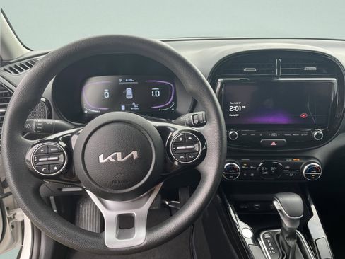 Used 2023 Kia Soul S FWD image 13