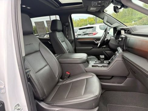 Used 2025 GMC Sierra 1500 Denali w/ Denali Reserve Package AWD/4WD image 11