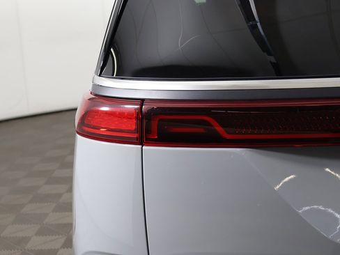 Used 2024 Kia Carnival SX Prestige image 19