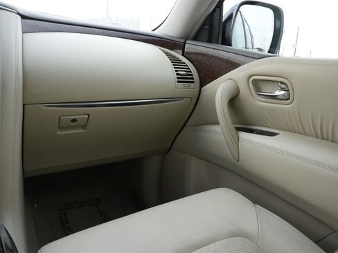 Used 2016 INFINITI QX80 w/ Driver's Assistance Package image 8