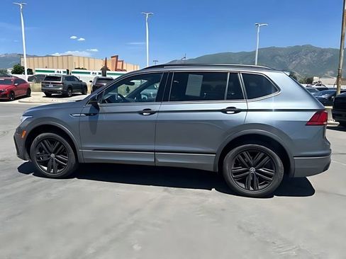 Used 2022 Volkswagen Tiguan SE R-Line AWD/4WD image 6