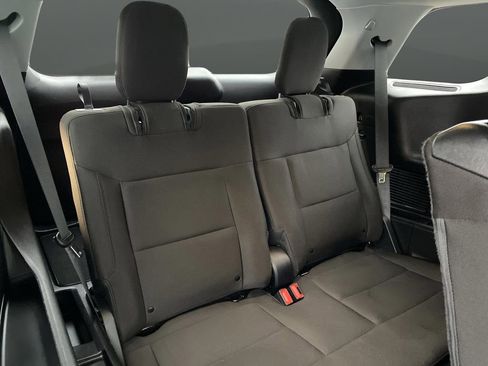 Used 2020 Ford Explorer XLT image 37