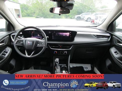 Certified 2025 Buick Encore GX Preferred AWD/4WD image 9