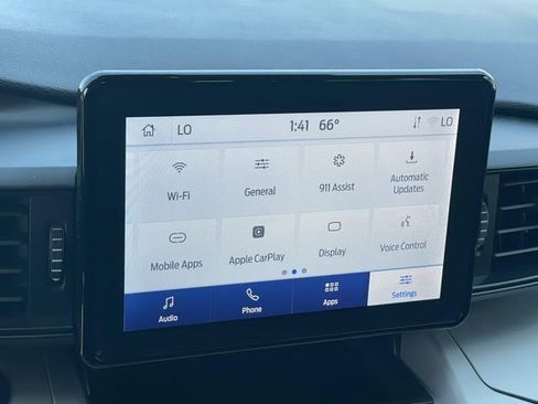 Used 2023 Ford Explorer XLT image 13