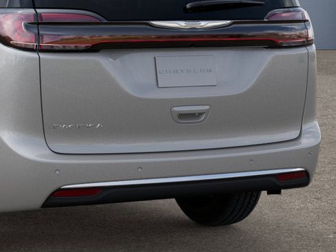 New 2026 Chrysler Pacifica Select image 39
