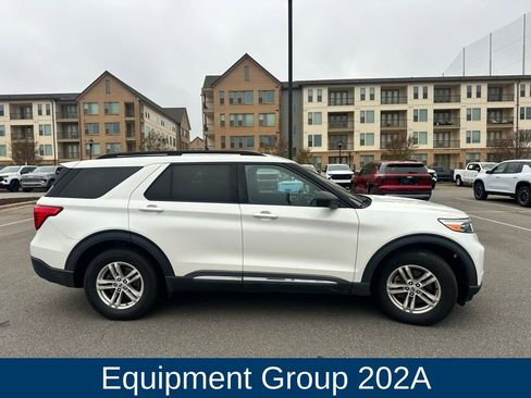 Used 2020 Ford Explorer XLT w/ Equipment Group 202A image 2
