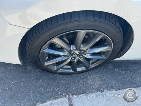 Used 2019 MAZDA MAZDA3 Hatchback w/ Preferred Package FWD image 7