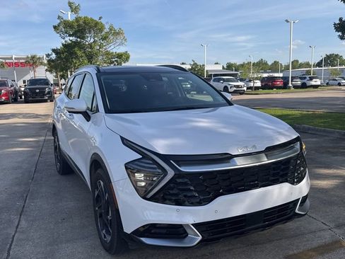 Used 2025 Kia Sportage SX image 3