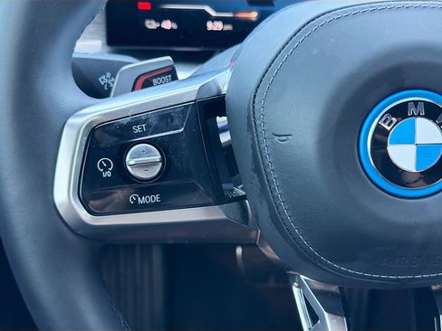 Used 2025 BMW i7 xDrive60 image 38