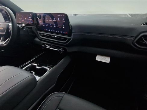 New 2026 Chevrolet Silverado EV LT image 15