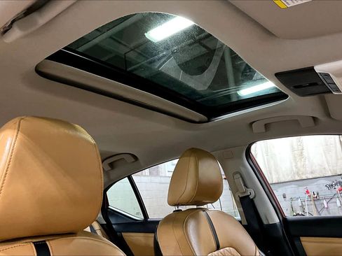 Used 2020 Nissan Sentra SV w/ SV Premium Package image 14