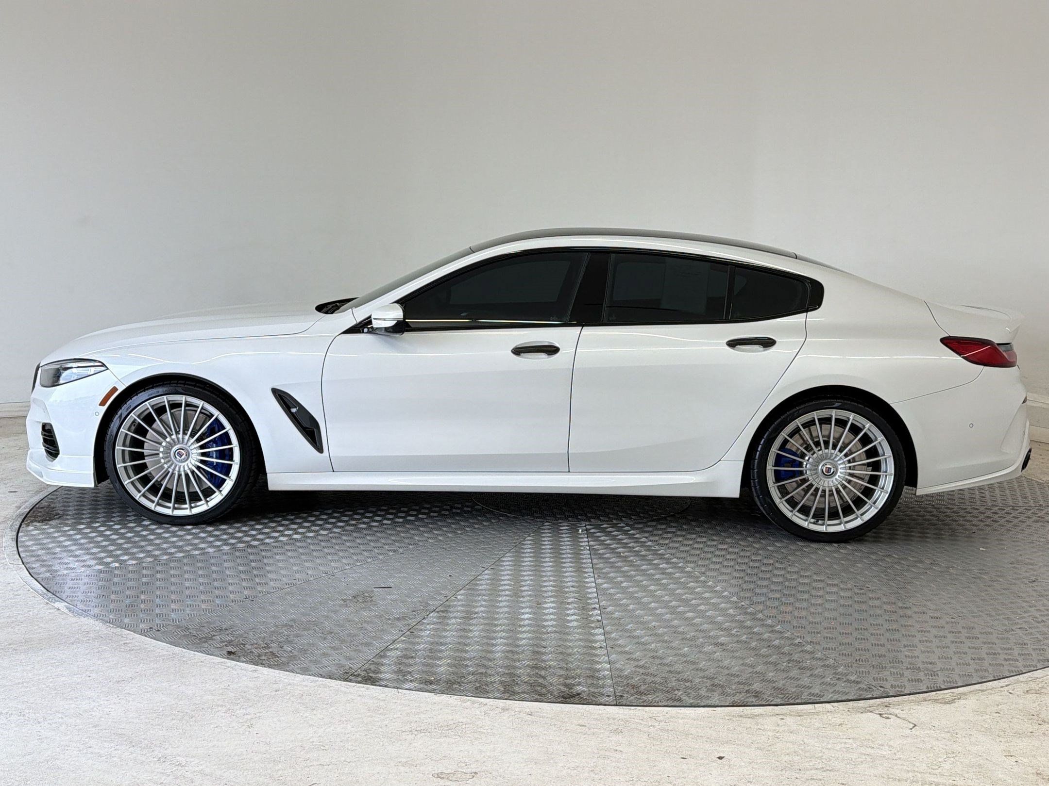 Used 2023 BMW ALPINA B8 xDrive Gran Coupe AWD/4WD image 2
