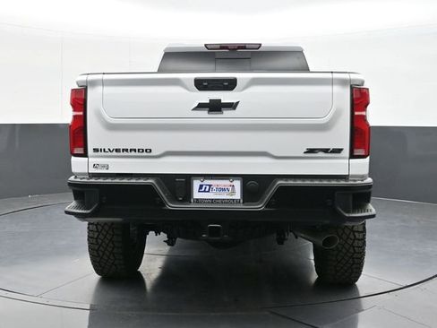 New 2026 Chevrolet Silverado 2500 ZR2 w/ LPO, Dark Essentials Package image 11