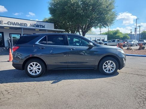 Used 2019 Chevrolet Equinox LT AWD/4WD image 2