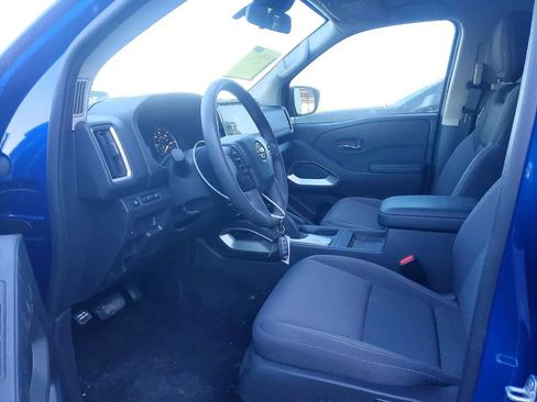 Used 2025 Nissan Frontier SV w/ SV Convenience Package RWD image 7