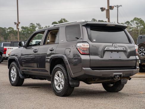 Used 2016 Toyota 4Runner SR5 Premium image 5
