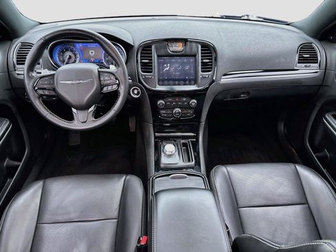 Used 2022 Chrysler 300 S w/ Comfort Group RWD image 31