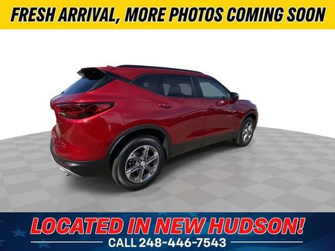 Used 2024 Chevrolet Blazer LT AWD/4WD image 2