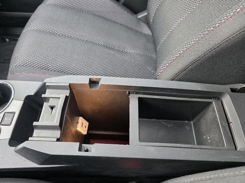 Used 2016 Chevrolet Equinox LT w/ Convenience Package image 34