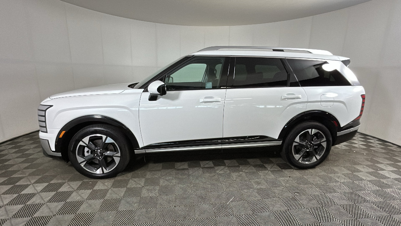 Used 2026 Hyundai Palisade Limited FWD image 7
