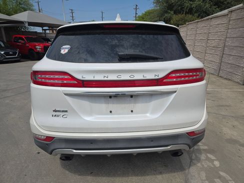 Used 2019 Lincoln MKC Reserve w/ MKC Climate Package FWD image 4