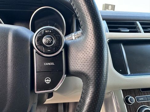 Used 2014 Land Rover Range Rover Sport HSE image 28